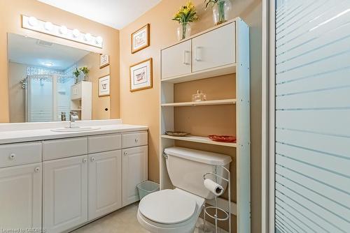 2080 Sixth Line, Oakville, ON - Indoor Photo Showing Bathroom