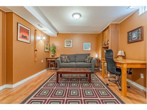 2080 Sixth Line, Oakville, ON - Indoor Photo Showing Living Room