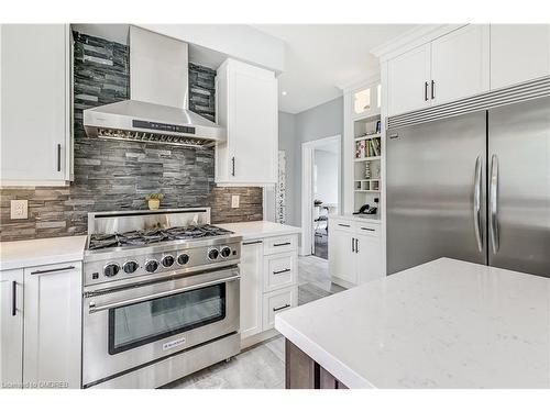 3 Country Lane Crescent, Halton Hills, ON - Indoor Photo Showing Kitchen With Upgraded Kitchen