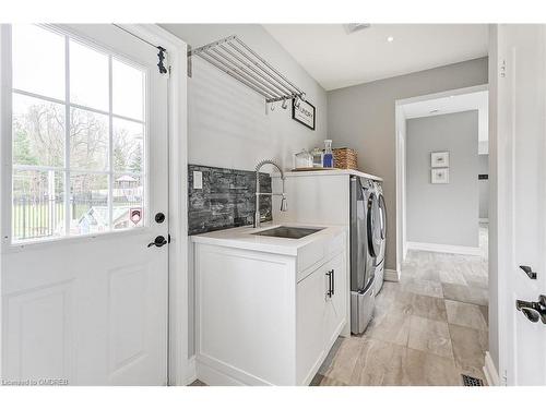 3 Country Lane Crescent, Halton Hills, ON - Indoor Photo Showing Laundry Room