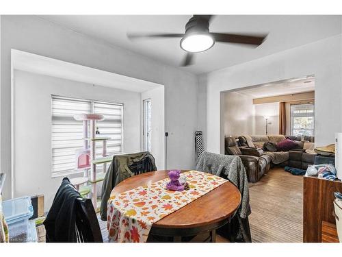 47 Barnesdale Avenue N, Hamilton, ON - Indoor Photo Showing Dining Room