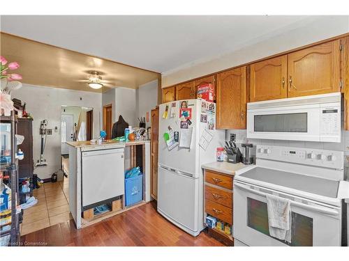 47 Barnesdale Avenue N, Hamilton, ON - Indoor Photo Showing Kitchen