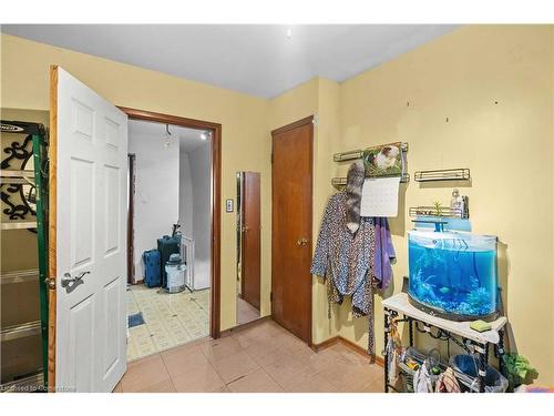 47 Barnesdale Avenue N, Hamilton, ON - Indoor Photo Showing Other Room