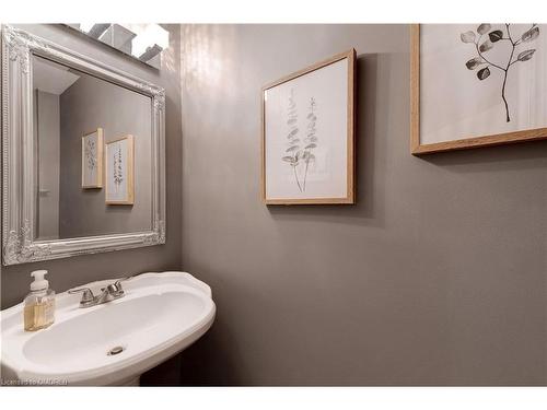 400 Claremont Crescent, Oakville, ON - Indoor Photo Showing Bathroom