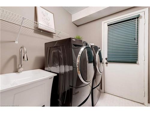 400 Claremont Crescent, Oakville, ON - Indoor Photo Showing Laundry Room