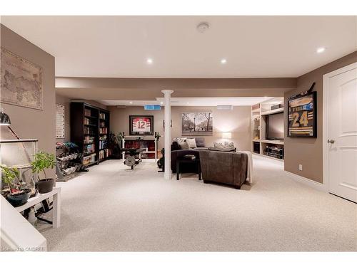 400 Claremont Crescent, Oakville, ON - Indoor