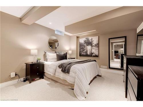 400 Claremont Crescent, Oakville, ON - Indoor Photo Showing Bedroom