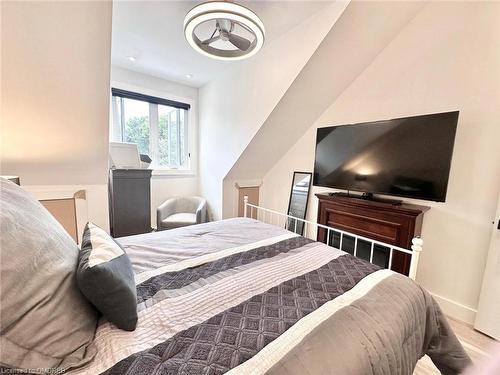 796363 Grey 19 Road, The Blue Mountains, ON - Indoor Photo Showing Bedroom