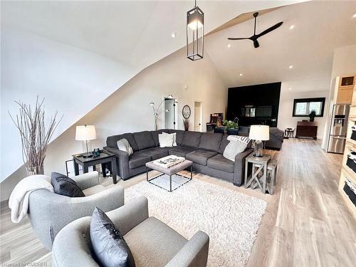 796363 Grey 19 Road, The Blue Mountains, ON - Indoor Photo Showing Living Room