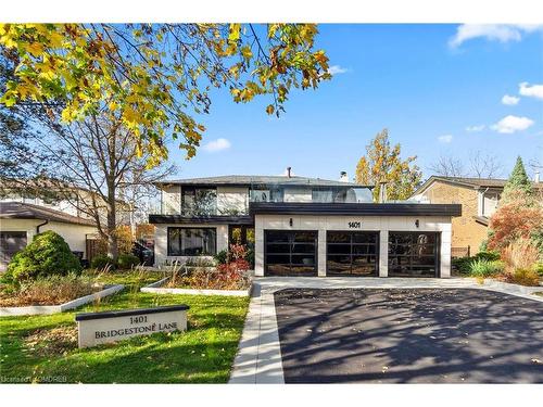 1401 Bridgestone Lane, Mississauga, ON - Indoor Photo Showing Kitchen With Upgraded Kitchen