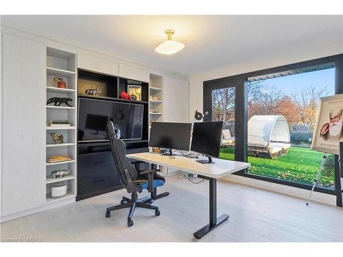 1401 Bridgestone Lane, Mississauga, ON - Indoor Photo Showing Bedroom