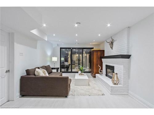 1401 Bridgestone Lane, Mississauga, ON - Indoor Photo Showing Living Room With Fireplace