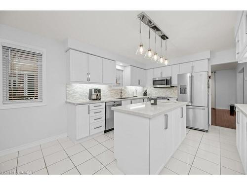 265 River Glen Boulevard, Oakville, ON - Indoor Photo Showing Kitchen With Upgraded Kitchen