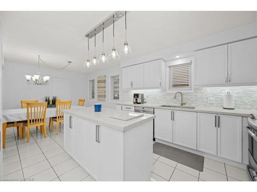 265 River Glen Boulevard, Oakville, ON - Indoor Photo Showing Kitchen With Upgraded Kitchen