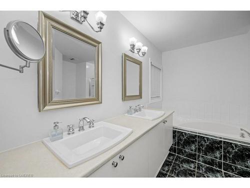 265 River Glen Boulevard, Oakville, ON - Indoor Photo Showing Bathroom