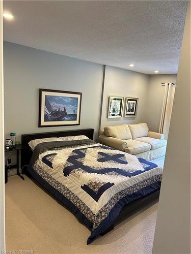 2354 Marine Drive, Oakville, ON - Indoor Photo Showing Bedroom