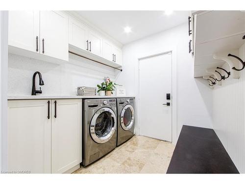 1319 Greeneagle Drive, Oakville, ON - Indoor Photo Showing Laundry Room