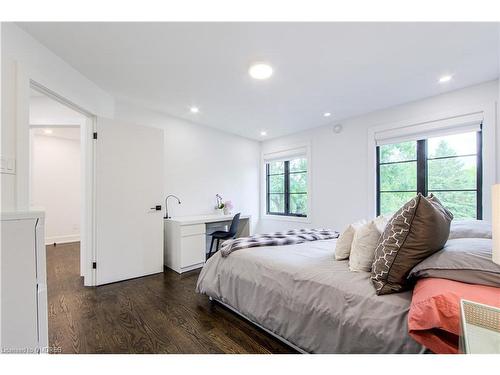 1319 Greeneagle Drive, Oakville, ON - Indoor Photo Showing Bedroom