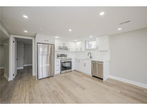 Lower-144 East 44Th Street, Hamilton, ON - Indoor Photo Showing Kitchen