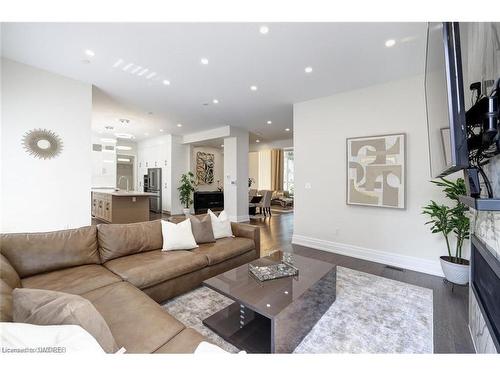 1164 Bridge Road, Oakville, ON - Indoor Photo Showing Living Room