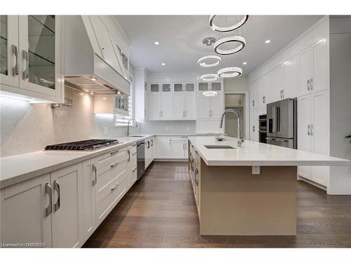 1164 Bridge Road, Oakville, ON - Indoor Photo Showing Kitchen With Upgraded Kitchen