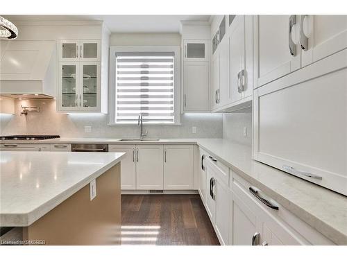 1164 Bridge Road, Oakville, ON - Indoor Photo Showing Kitchen With Upgraded Kitchen