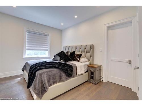 1164 Bridge Road, Oakville, ON - Indoor Photo Showing Bedroom