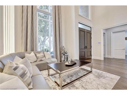 1164 Bridge Road, Oakville, ON - Indoor Photo Showing Living Room