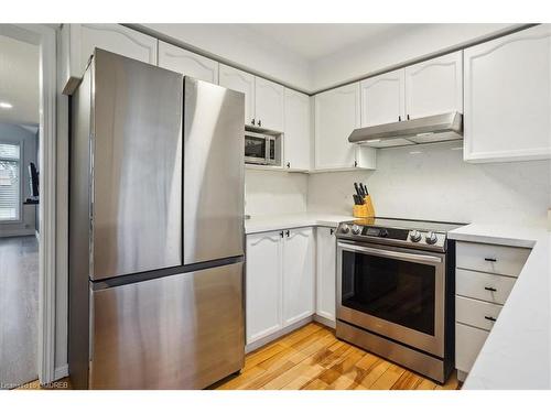 5021 Bunton Crescent, Burlington, ON - Indoor Photo Showing Kitchen With Stainless Steel Kitchen With Upgraded Kitchen