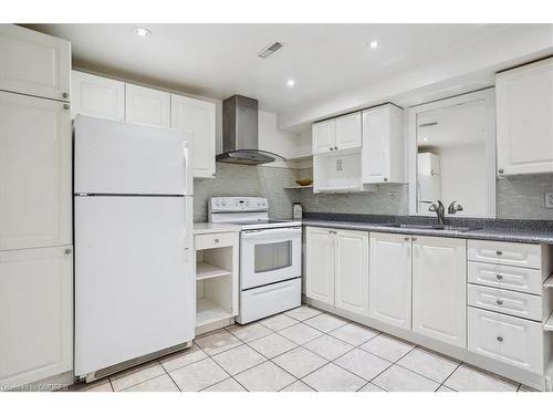 5021 Bunton Crescent, Burlington, ON - Indoor Photo Showing Kitchen