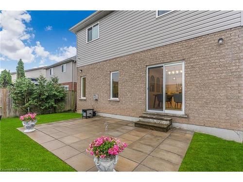 8383 Heikoop Crescent, Niagara Falls, ON - Outdoor With Exterior