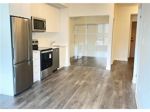 513-1440 Clarriage Court, Milton, ON - Indoor Photo Showing Kitchen With Stainless Steel Kitchen