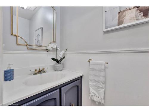 59-5475 Lakeshore Road, Burlington, ON - Indoor Photo Showing Bathroom