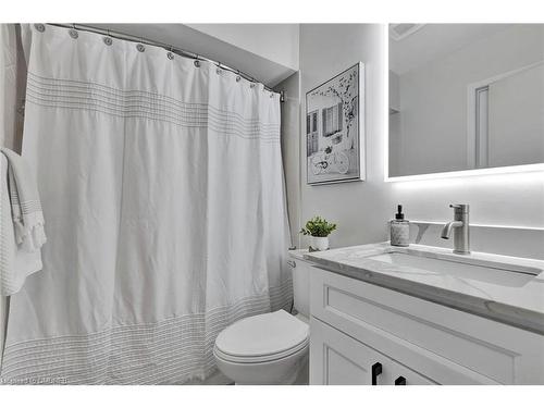 59-5475 Lakeshore Road, Burlington, ON - Indoor Photo Showing Bathroom