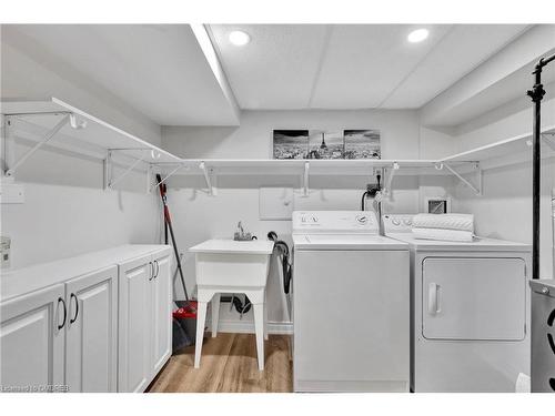 59-5475 Lakeshore Road, Burlington, ON - Indoor Photo Showing Laundry Room