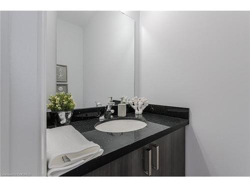 35-550 Grey Street, Brantford, ON - Indoor Photo Showing Bathroom