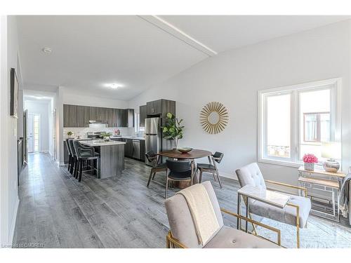 35-550 Grey Street, Brantford, ON - Indoor Photo Showing Living Room