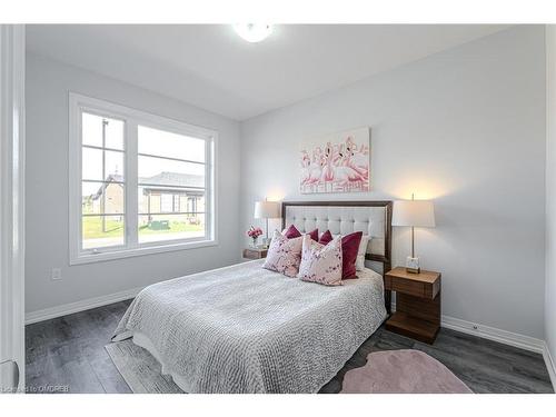 35-550 Grey Street, Brantford, ON - Indoor Photo Showing Bedroom