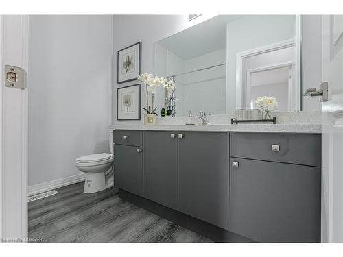 35-550 Grey Street, Brantford, ON - Indoor Photo Showing Bathroom