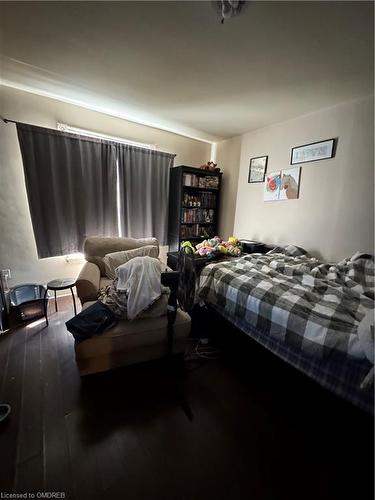 73 Cathcart Street, Hamilton, ON - Indoor Photo Showing Bedroom