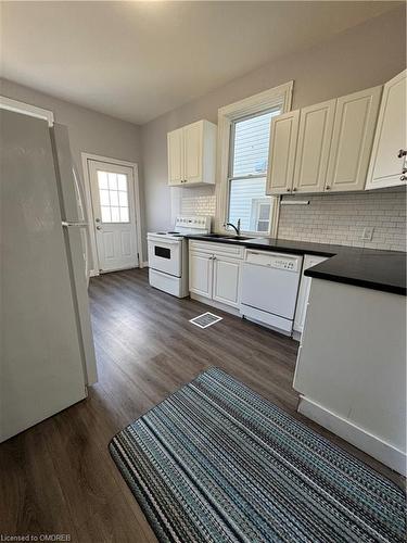 75 Cathcart Street, Hamilton, ON - Indoor Photo Showing Kitchen