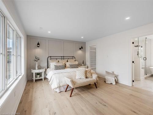 2212 Urwin Crescent, Oakville, ON - Indoor Photo Showing Bedroom