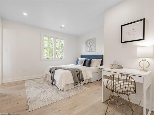 2212 Urwin Crescent, Oakville, ON - Indoor Photo Showing Bedroom