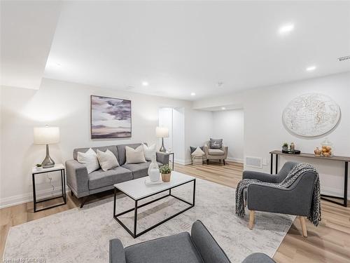 2212 Urwin Crescent, Oakville, ON - Indoor Photo Showing Living Room