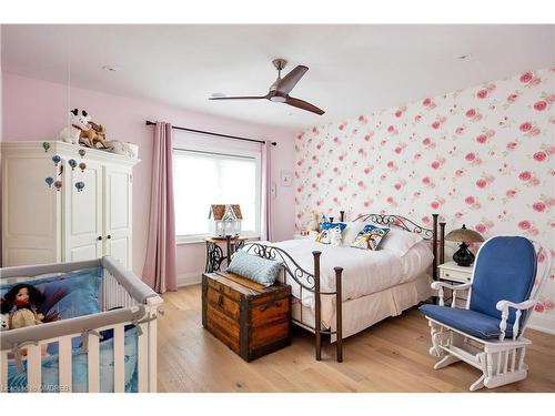 212 Pine Cove Road, Burlington, ON - Indoor Photo Showing Bedroom