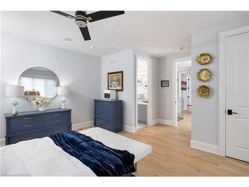 212 Pine Cove Road, Burlington, ON - Indoor Photo Showing Bedroom