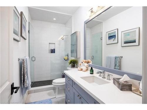 212 Pine Cove Road, Burlington, ON - Indoor Photo Showing Bathroom