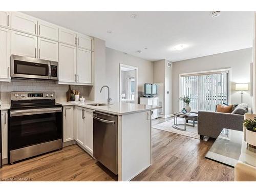 535-102 Grovewood Common, Oakville, ON - Indoor Photo Showing Kitchen