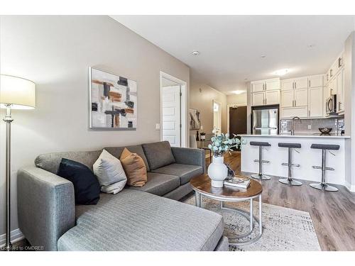 535-102 Grovewood Common, Oakville, ON - Indoor Photo Showing Living Room