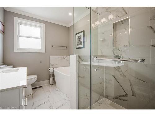 2132 Maplewood Drive, Burlington, ON - Indoor Photo Showing Bathroom